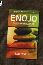 ENOJO, ESCAPANDO DEL LABERINTO POWLINSON DAVID
